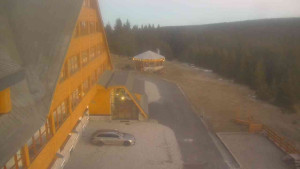 Sporthotel Kurzovní - Parkoviště a hlavní vchod - 14.12.2025 v 16:05 Sporthotel Kurzovní - Parkoviště a hlavní vchod - 14.12.2025 v 16:05