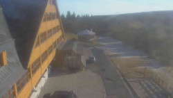 Parkoviště a hlavní vchod