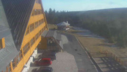 Parkoviště a hlavní vchod