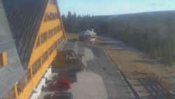 Parkoviště a hlavní vchod