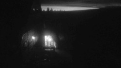 Parkoviště a hlavní vchod