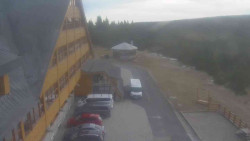 Parkoviště a hlavní vchod