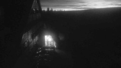 Parkoviště a hlavní vchod