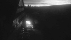 Parkoviště a hlavní vchod