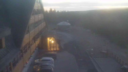 Parkoviště a hlavní vchod