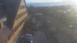 Parkoviště a hlavní vchod