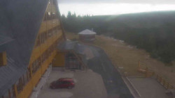 Parkoviště a hlavní vchod