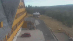 Parkoviště a hlavní vchod