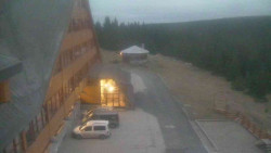 Parkoviště a hlavní vchod