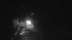 Parkoviště a hlavní vchod