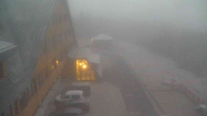 Sporthotel Kurzovní - Parkoviště a hlavní vchod - 23.12.2025 v 07:25 Sporthotel Kurzovní - Parkoviště a hlavní vchod - 23.12.2025 v 07:25