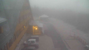 Sporthotel Kurzovní - Parkoviště a hlavní vchod - 23.12.2025 v 07:30 Sporthotel Kurzovní - Parkoviště a hlavní vchod - 23.12.2025 v 07:30