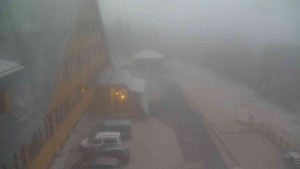 Sporthotel Kurzovní - Parkoviště a hlavní vchod - 23.12.2025 v 07:40 Sporthotel Kurzovní - Parkoviště a hlavní vchod - 23.12.2025 v 07:40