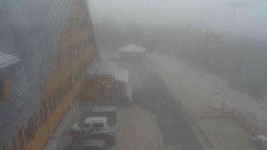 Sporthotel Kurzovní - Parkoviště a hlavní vchod - 23.12.2025 v 08:00 Sporthotel Kurzovní - Parkoviště a hlavní vchod - 23.12.2025 v 08:00