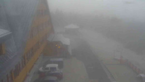 Sporthotel Kurzovní - Parkoviště a hlavní vchod - 23.12.2025 v 08:05 Sporthotel Kurzovní - Parkoviště a hlavní vchod - 23.12.2025 v 08:05