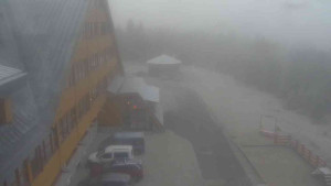 Sporthotel Kurzovní - Parkoviště a hlavní vchod - 23.12.2025 v 08:15 Sporthotel Kurzovní - Parkoviště a hlavní vchod - 23.12.2025 v 08:15