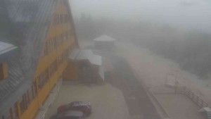 Sporthotel Kurzovní - Parkoviště a hlavní vchod - 23.12.2025 v 10:20 Sporthotel Kurzovní - Parkoviště a hlavní vchod - 23.12.2025 v 10:20