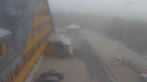 Sporthotel Kurzovní - Parkoviště a hlavní vchod - 23.12.2025 v 10:25 Sporthotel Kurzovní - Parkoviště a hlavní vchod - 23.12.2025 v 10:25