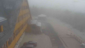 Sporthotel Kurzovní - Parkoviště a hlavní vchod - 23.12.2025 v 10:40 Sporthotel Kurzovní - Parkoviště a hlavní vchod - 23.12.2025 v 10:40