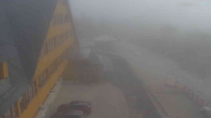 Sporthotel Kurzovní - Parkoviště a hlavní vchod - 23.12.2025 v 11:10 Sporthotel Kurzovní - Parkoviště a hlavní vchod - 23.12.2025 v 11:10