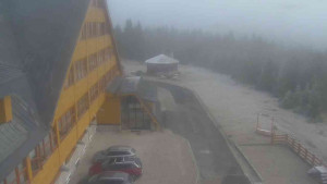 Sporthotel Kurzovní - Parkoviště a hlavní vchod - 23.12.2025 v 11:40 Sporthotel Kurzovní - Parkoviště a hlavní vchod - 23.12.2025 v 11:40