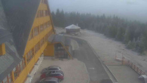 Sporthotel Kurzovní - Parkoviště a hlavní vchod - 23.12.2025 v 12:20 Sporthotel Kurzovní - Parkoviště a hlavní vchod - 23.12.2025 v 12:20