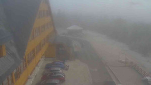 Sporthotel Kurzovní - Parkoviště a hlavní vchod - 23.12.2025 v 12:25 Sporthotel Kurzovní - Parkoviště a hlavní vchod - 23.12.2025 v 12:25