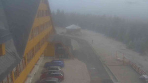 Sporthotel Kurzovní - Parkoviště a hlavní vchod - 23.12.2025 v 12:45 Sporthotel Kurzovní - Parkoviště a hlavní vchod - 23.12.2025 v 12:45