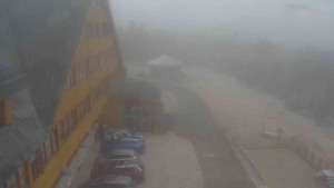 Sporthotel Kurzovní - Parkoviště a hlavní vchod - 23.12.2025 v 13:40 Sporthotel Kurzovní - Parkoviště a hlavní vchod - 23.12.2025 v 13:40