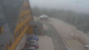 Sporthotel Kurzovní - Parkoviště a hlavní vchod - 23.12.2025 v 13:45 Sporthotel Kurzovní - Parkoviště a hlavní vchod - 23.12.2025 v 13:45