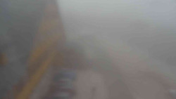 Parkoviště a hlavní vchod