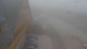 Sporthotel Kurzovní - Parkoviště a hlavní vchod - 23.12.2025 v 14:20 Sporthotel Kurzovní - Parkoviště a hlavní vchod - 23.12.2025 v 14:20