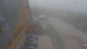 Sporthotel Kurzovní - Parkoviště a hlavní vchod - 23.12.2025 v 14:40 Sporthotel Kurzovní - Parkoviště a hlavní vchod - 23.12.2025 v 14:40