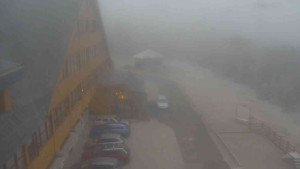 Sporthotel Kurzovní - Parkoviště a hlavní vchod - 23.12.2025 v 15:20 Sporthotel Kurzovní - Parkoviště a hlavní vchod - 23.12.2025 v 15:20