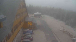 Sporthotel Kurzovní - Parkoviště a hlavní vchod - 23.12.2025 v 15:45 Sporthotel Kurzovní - Parkoviště a hlavní vchod - 23.12.2025 v 15:45