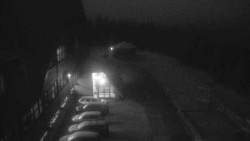 Parkoviště a hlavní vchod