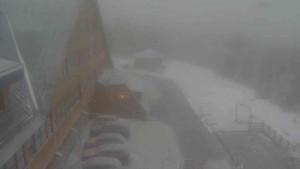 Sporthotel Kurzovní - Parkoviště a hlavní vchod - 24.12.2025 v 08:15 Sporthotel Kurzovní - Parkoviště a hlavní vchod - 24.12.2025 v 08:15