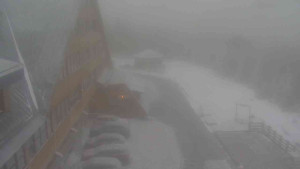 Sporthotel Kurzovní - Parkoviště a hlavní vchod - 24.12.2025 v 08:20 Sporthotel Kurzovní - Parkoviště a hlavní vchod - 24.12.2025 v 08:20