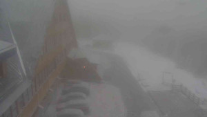 Sporthotel Kurzovní - Parkoviště a hlavní vchod - 24.12.2025 v 08:50 Sporthotel Kurzovní - Parkoviště a hlavní vchod - 24.12.2025 v 08:50