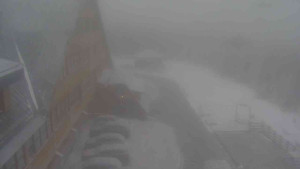 Sporthotel Kurzovní - Parkoviště a hlavní vchod - 24.12.2025 v 09:25 Sporthotel Kurzovní - Parkoviště a hlavní vchod - 24.12.2025 v 09:25