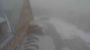 Sporthotel Kurzovní - Parkoviště a hlavní vchod - 24.12.2025 v 09:35 Sporthotel Kurzovní - Parkoviště a hlavní vchod - 24.12.2025 v 09:35