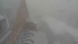 Parkoviště a hlavní vchod