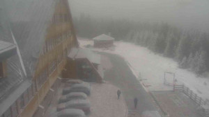 Sporthotel Kurzovní - Parkoviště a hlavní vchod - 24.12.2025 v 12:05 Sporthotel Kurzovní - Parkoviště a hlavní vchod - 24.12.2025 v 12:05