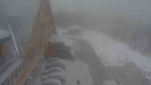 Sporthotel Kurzovní - Parkoviště a hlavní vchod - 24.12.2025 v 13:05 Sporthotel Kurzovní - Parkoviště a hlavní vchod - 24.12.2025 v 13:05