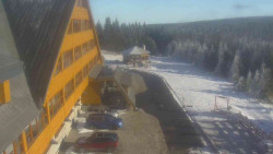 Parkoviště a hlavní vchod