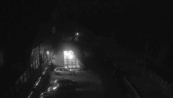 Parkoviště a hlavní vchod