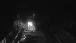 Parkoviště a hlavní vchod