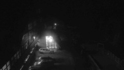 Parkoviště a hlavní vchod