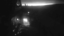 Parkoviště a hlavní vchod