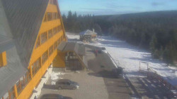 Parkoviště a hlavní vchod